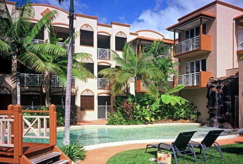 Alassio Palm Cove Hotel Exterior photo