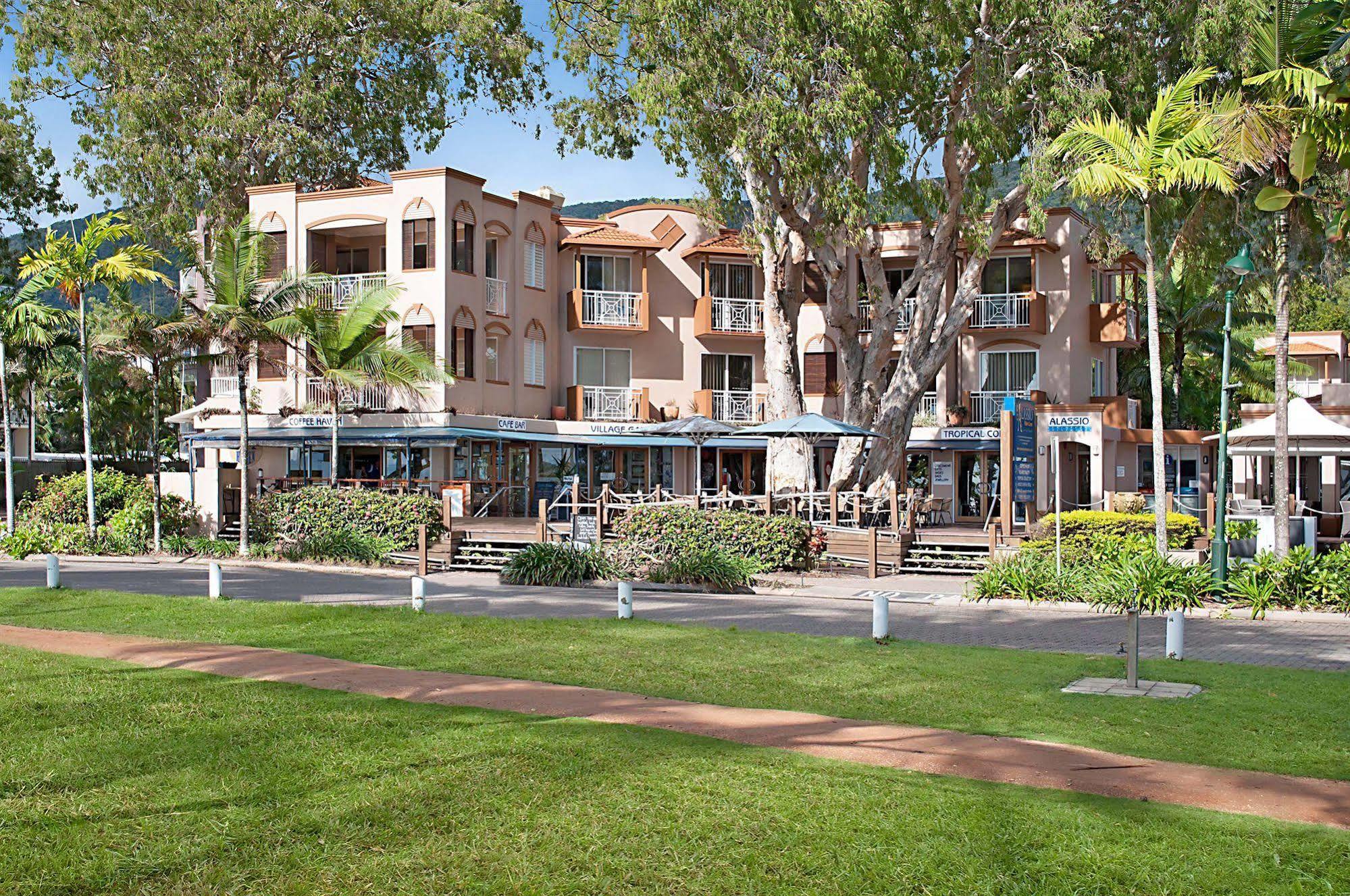 Alassio Palm Cove Hotel Exterior photo