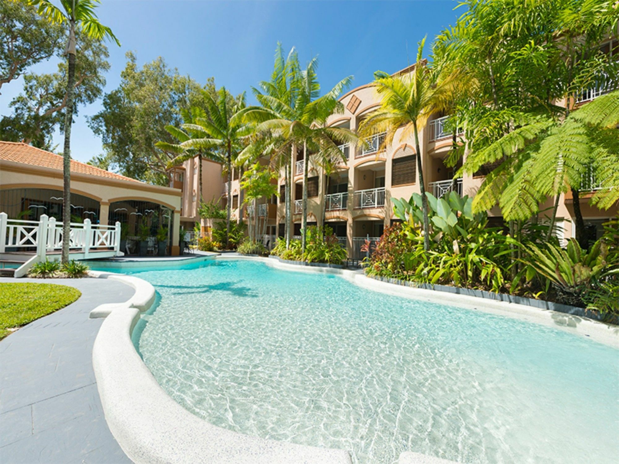 Alassio Palm Cove Hotel Exterior photo